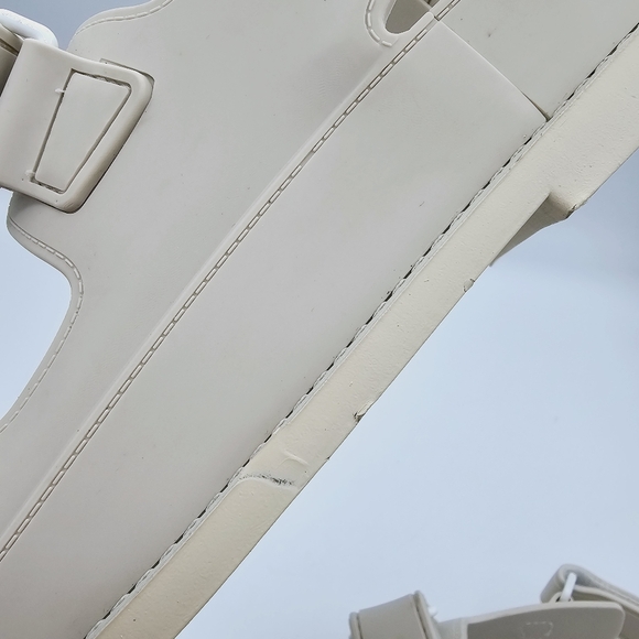 Chanel Cream Ivory Sandals size 38 - Picture 13 of 15